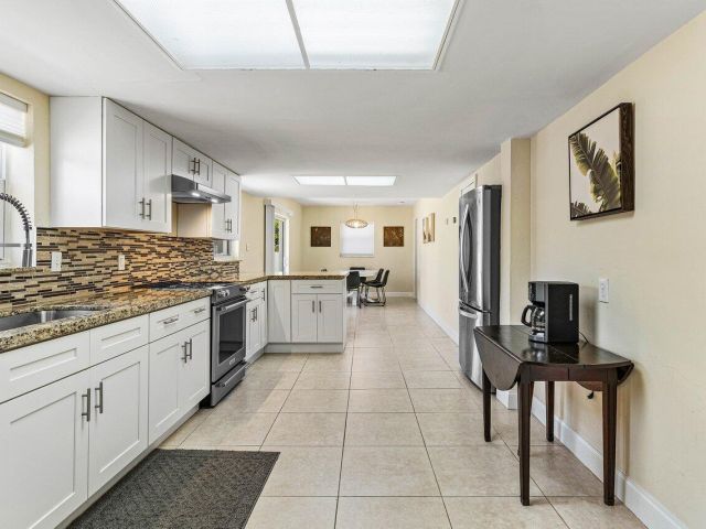 Продажа дома по адресу 123 NW 6th Avenue - фото 6866461