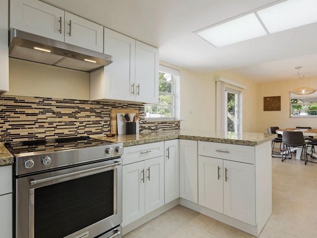 Продажа дома по адресу 123 NW 6th Avenue - фото 6866463