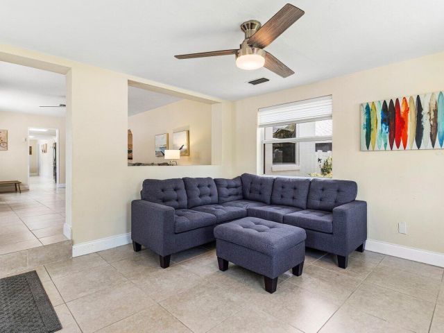 Продажа дома по адресу 123 NW 6th Avenue - фото 6866473