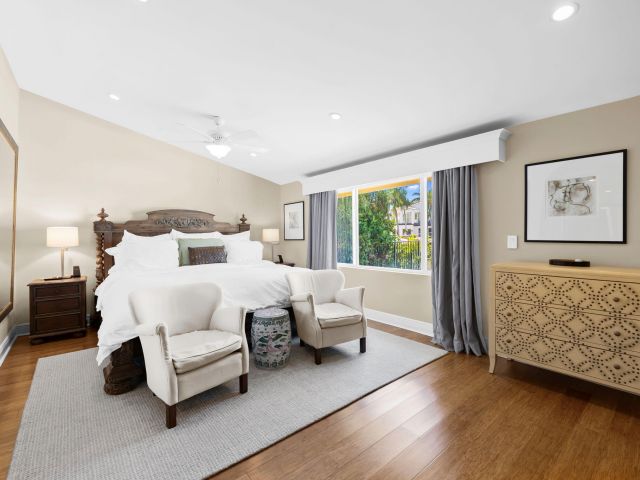 Продажа дома по адресу 713 SE 25th Avenue - фото 6888107