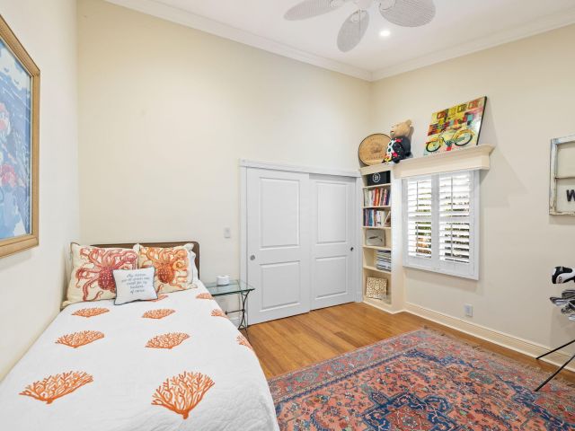 Продажа дома по адресу 713 SE 25th Avenue - фото 6888110