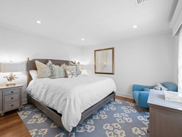 Продажа дома по адресу 713 SE 25th Avenue - фото 6888113