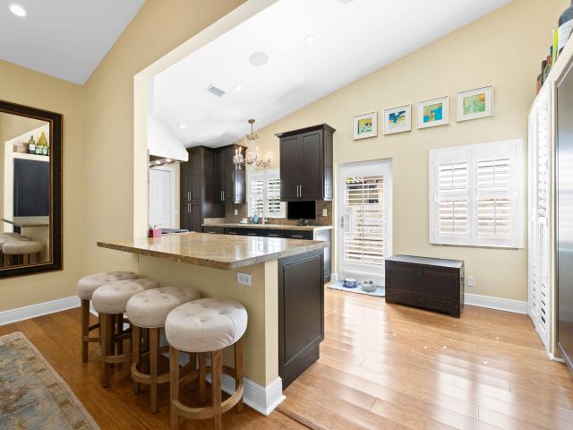 Продажа дома по адресу 713 SE 25th Avenue - фото 6888121