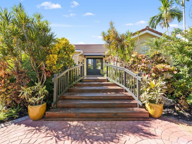 Продажа дома по адресу 713 SE 25th Avenue - фото 6888123