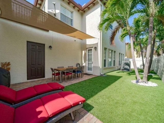 Дом в аренду по адресу 50 Via Poinciana Lane - фото 6850108