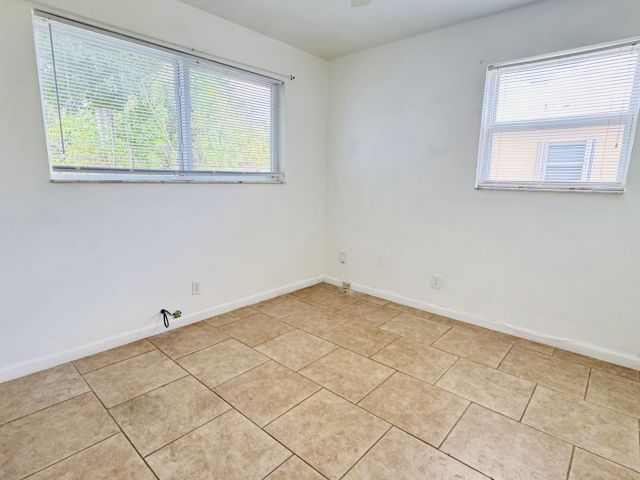 Дом в аренду по адресу 347 Flagler Boulevard - фото 6893990