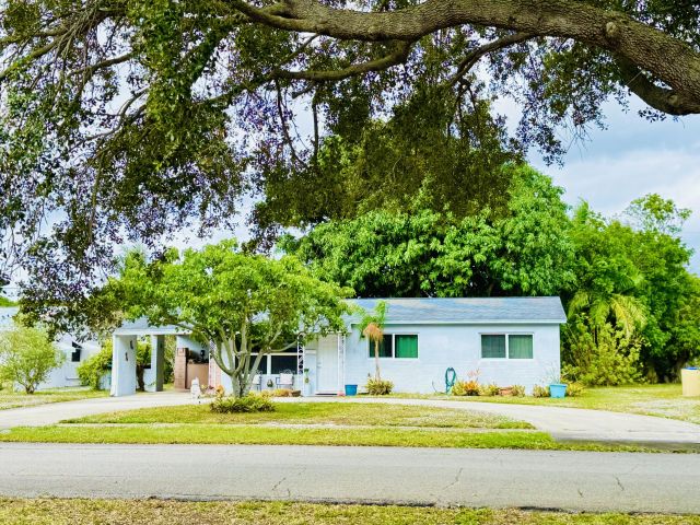 Дом в аренду по адресу 347 Flagler Boulevard - фото 6893993
