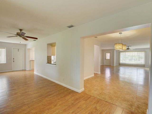 Дом в аренду по адресу 6347 Country Wood Way - фото 6866438