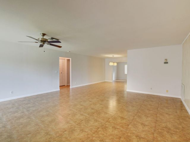 Дом в аренду по адресу 6347 Country Wood Way - фото 6866453