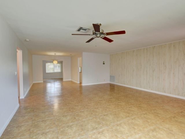 Дом в аренду по адресу 6347 Country Wood Way - фото 6866454