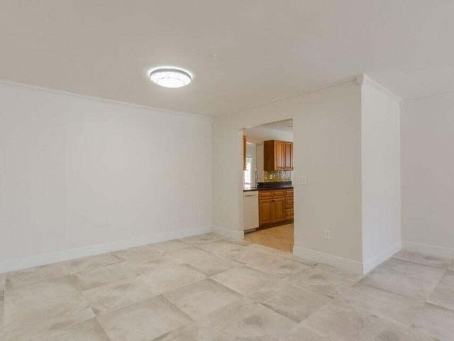 Дом в аренду по адресу 22191 SW 60th Avenue - фото 6850123