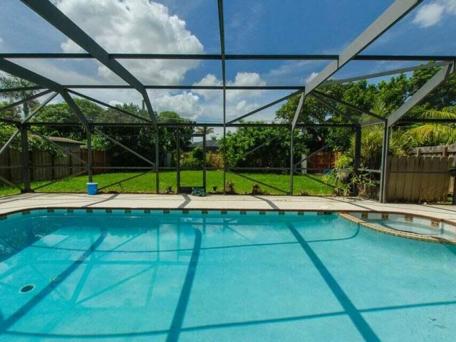 Дом в аренду по адресу 22191 SW 60th Avenue - фото 6850126