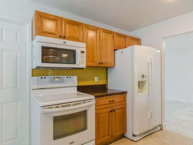 Дом в аренду по адресу 22191 SW 60th Avenue - фото 6850128