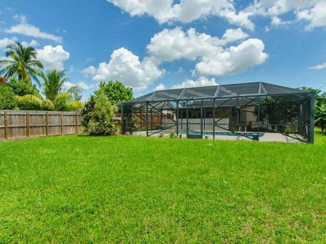 Дом в аренду по адресу 22191 SW 60th Avenue - фото 6850129