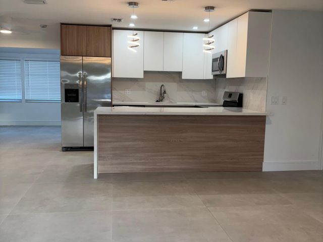 Дом в аренду по адресу 790 Sarazen Drive - фото 6849870