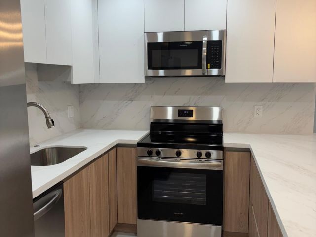 Дом в аренду по адресу 790 Sarazen Drive - фото 6849872