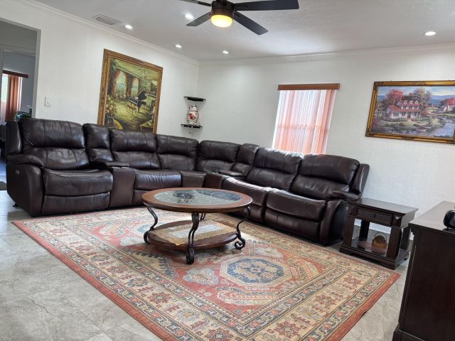 Продажа дома по адресу 1132 NW 7th Terrace - фото 6867443