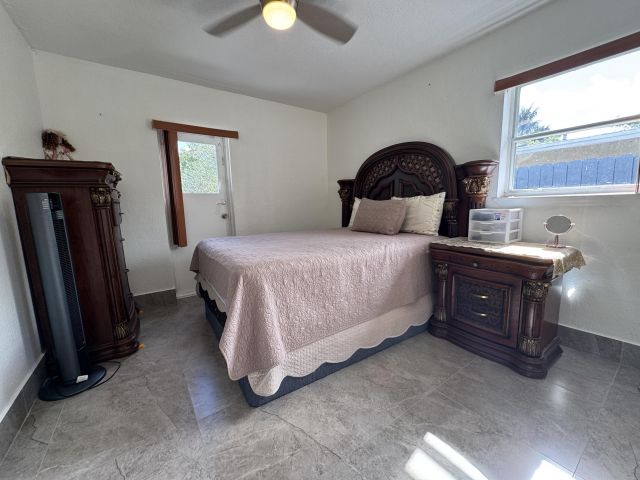 Продажа дома по адресу 1132 NW 7th Terrace - фото 6867445