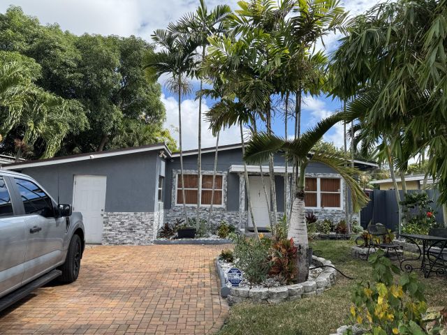 Продажа дома по адресу 1132 NW 7th Terrace - фото 6867449