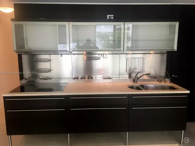 Продажа квартиры #521 - фото 6854320