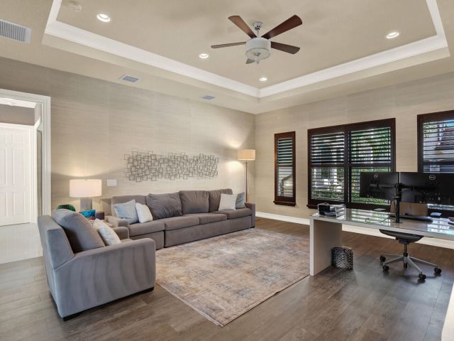 Продажа дома по адресу 8461 Hawks Gully Avenue - фото 6866100