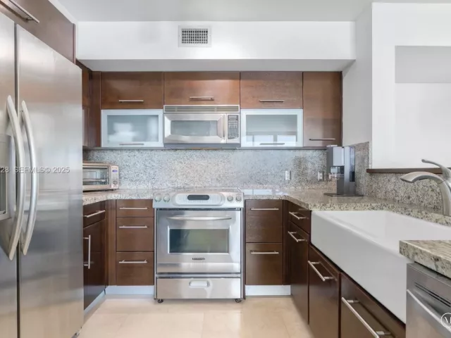 Продажа квартиры #2409 - фото 6845408