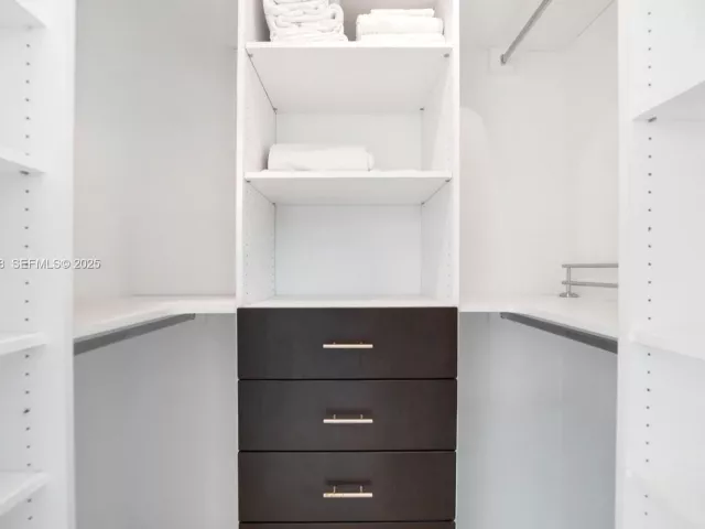 Продажа квартиры #2409 - фото 6845401