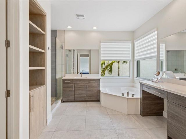 Дом в аренду по адресу 15377 Green River Court - фото 6891271