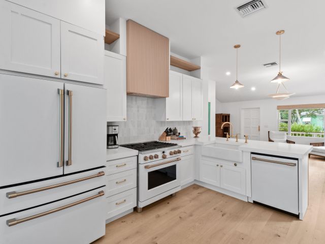 Дом в аренду по адресу 845 Sunset Road - фото 6848384