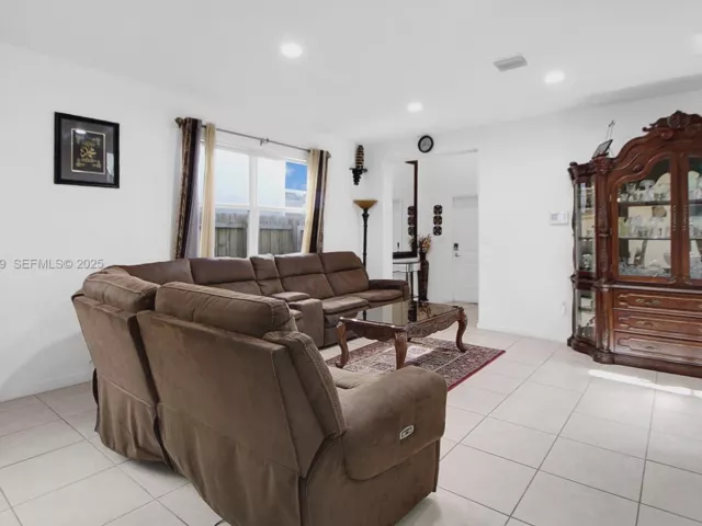Продажа дома по адресу 1382 SE 26th Rd - фото 6852523
