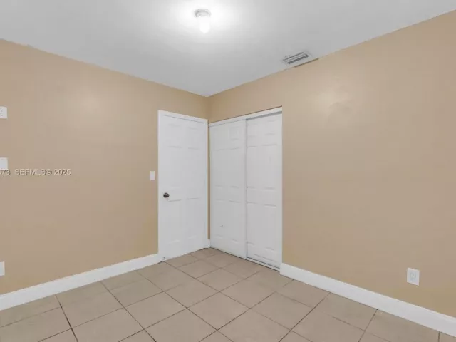 Дом в аренду по адресу 10220 SW 178th St 10220 - фото 6844095