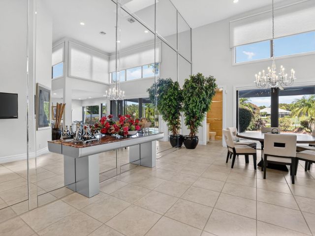 Продажа дома по адресу 7567 Rexford Road - фото 6861990