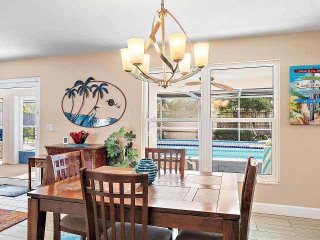 Продажа дома по адресу 1211 Dolphin Road - фото 6848156