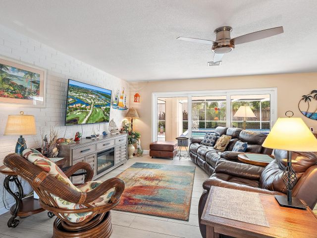 Продажа дома по адресу 1211 Dolphin Road - фото 6848157