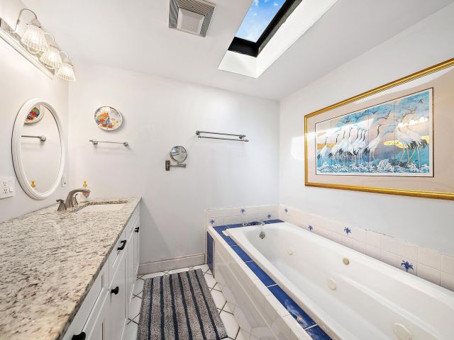 Продажа дома по адресу 1211 Dolphin Road - фото 6848163