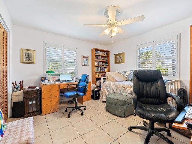 Продажа дома по адресу 1211 Dolphin Road - фото 6848172