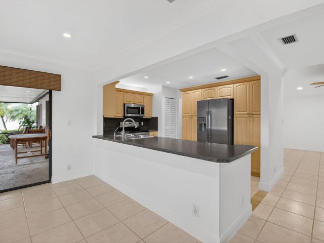 Продажа дома по адресу 18051 104th Terrace S - фото 6845489