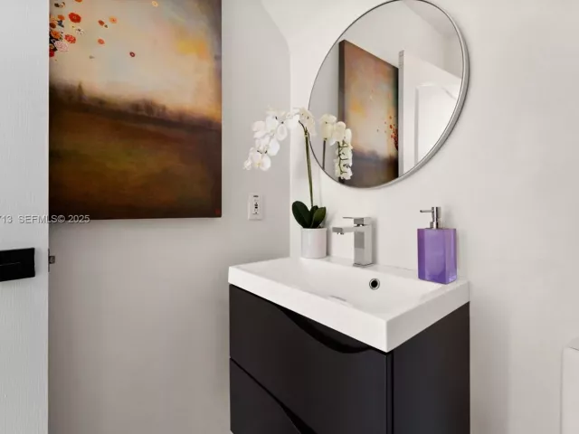 Продажа дома по адресу 18475 NE 30th Pl - фото 6843602