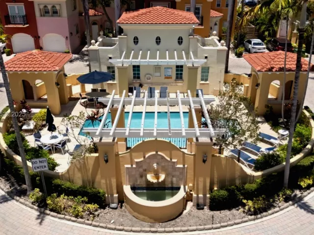 Продажа дома по адресу 18475 NE 30th Pl - фото 6843589