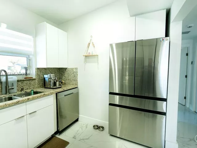 Дом в аренду по адресу 5200 SW 114th Ct 0 - фото 7325788