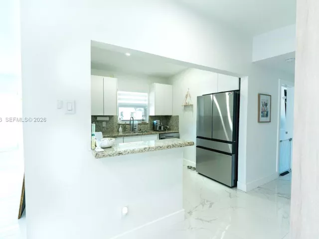 Дом в аренду по адресу 5200 SW 114th Ct 0 - фото 7325791