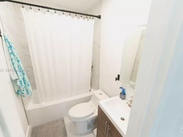 Дом в аренду по адресу 5200 SW 114th Ct 0 - фото 7325792