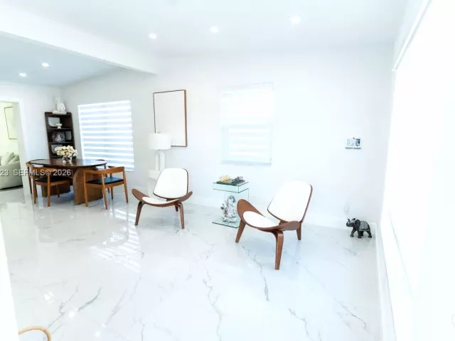 Дом в аренду по адресу 5200 SW 114th Ct 0 - фото 7325793