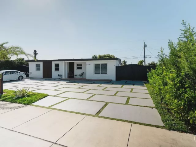 Дом в аренду по адресу 5200 SW 114th Ct 0 - фото 6843226