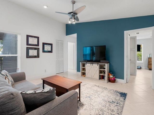 Продажа дома по адресу 288 NW 39th Way - фото 6848323