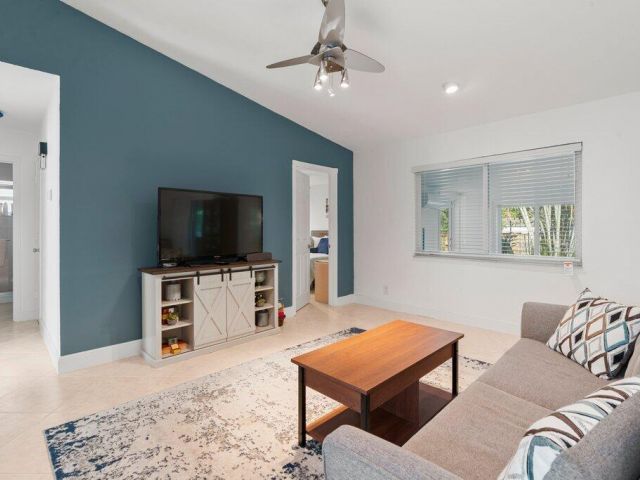 Продажа дома по адресу 288 NW 39th Way - фото 6848324