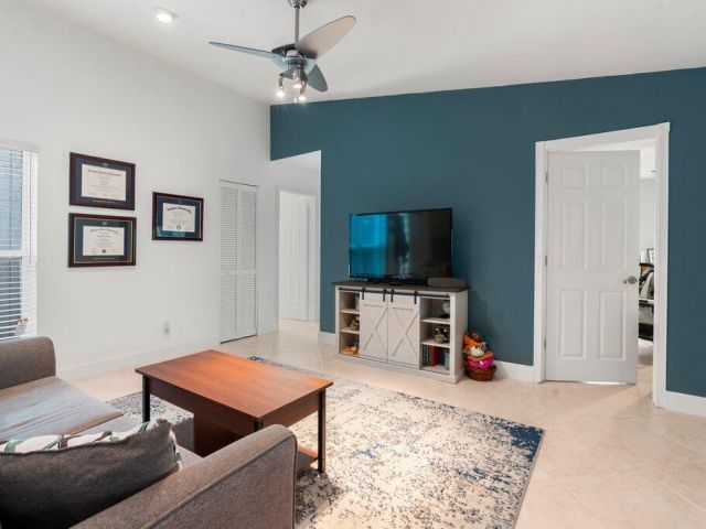 Продажа дома по адресу 288 NW 39th Way - фото 6848325