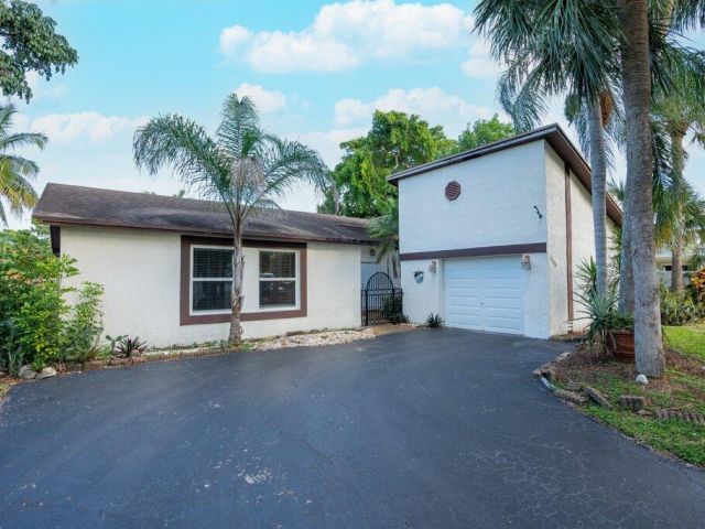 Продажа дома по адресу 288 NW 39th Way - фото 6848326