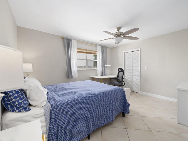 Дом в аренду по адресу 250 NW 11 Street - фото 6848616