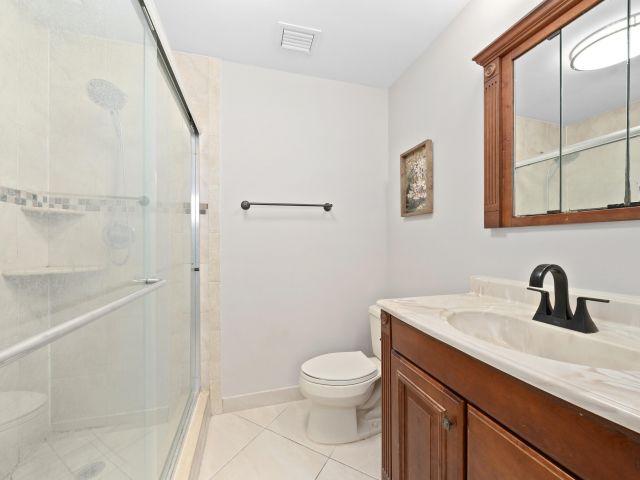 Дом в аренду по адресу 250 NW 11 Street - фото 6848620